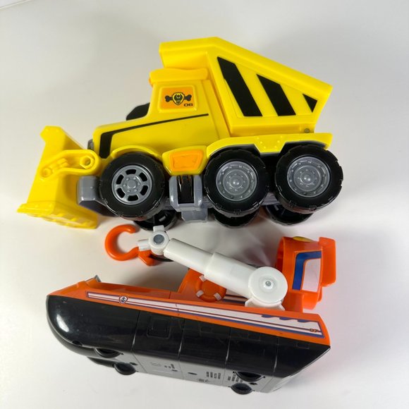 Toys Paw Patrol Hovercraft Type Rescue Unit and Rescue Bulldozer Moveable Scoop - Picture 4 of 7